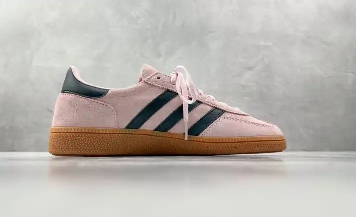 hype Adidas Sneakers