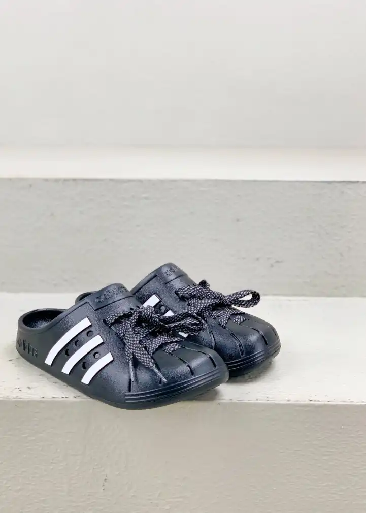 hype Adidas slippers