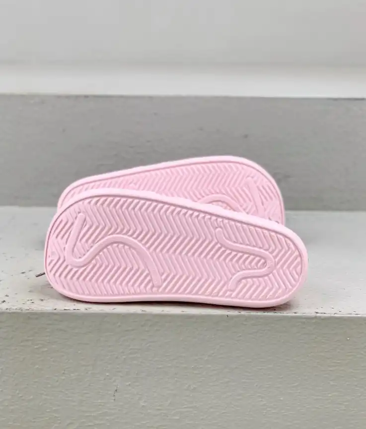 hype Adidas slippers