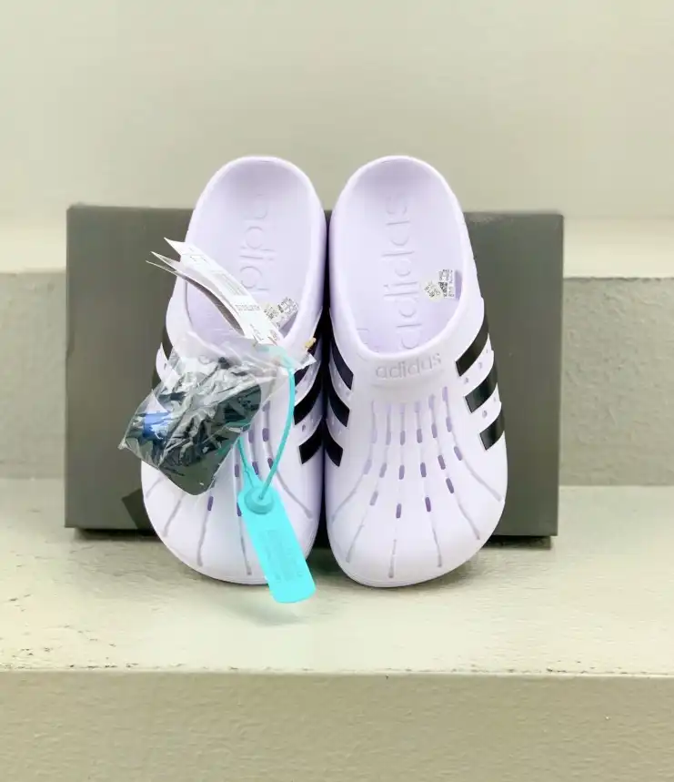 hype Adidas slippers