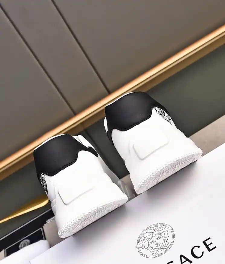 hype Givenchy Sneakers