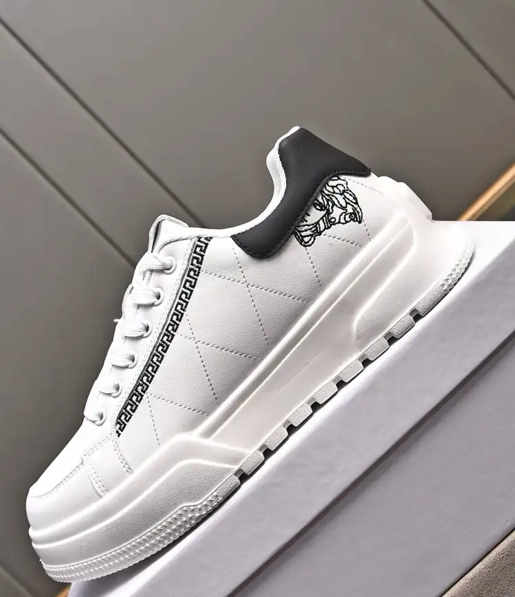 hype Givenchy Sneakers