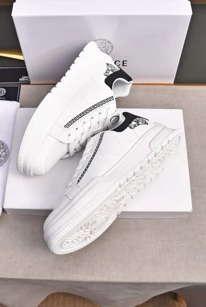 hype Givenchy Sneakers