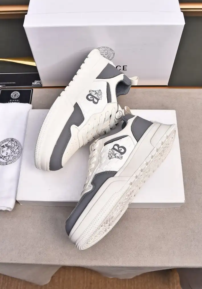 hype Givenchy Sneakers