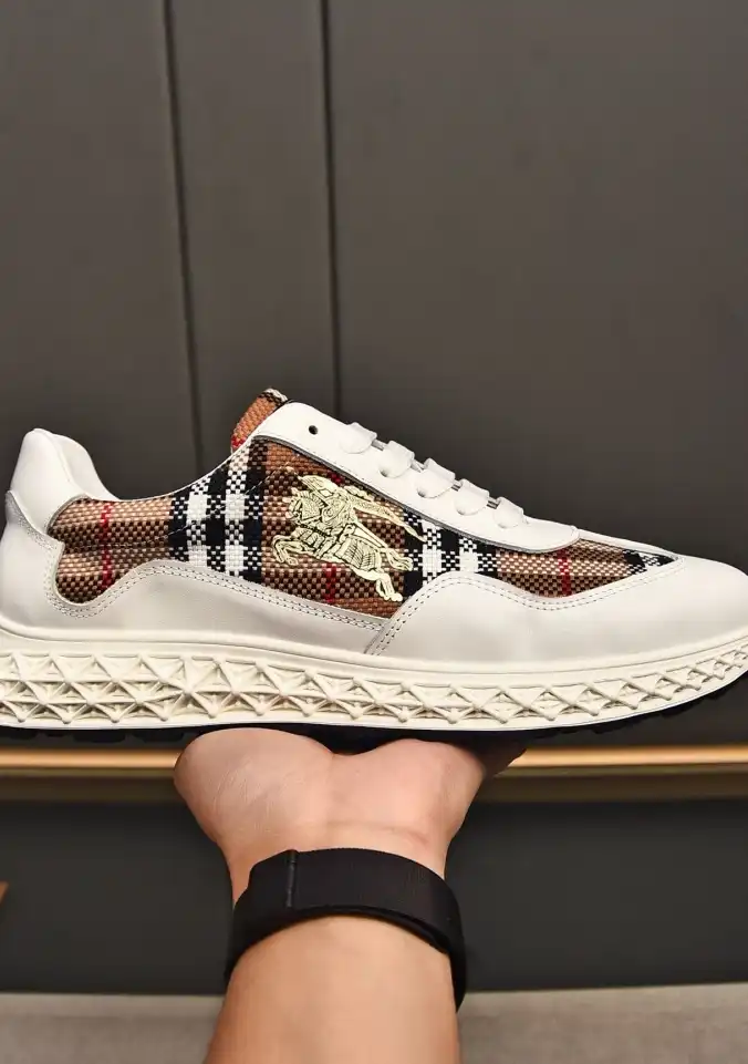 hype Burberry Sneakers