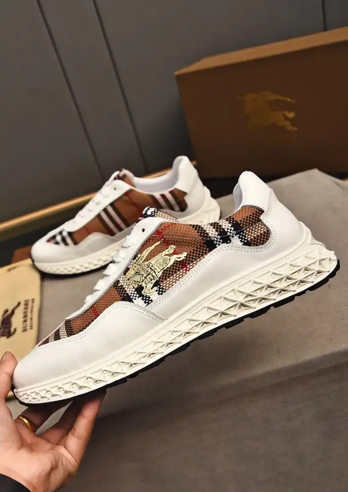 hype Burberry Sneakers