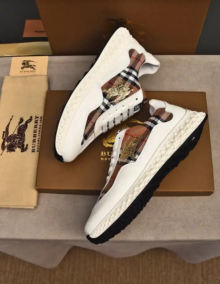 hype Burberry Sneakers