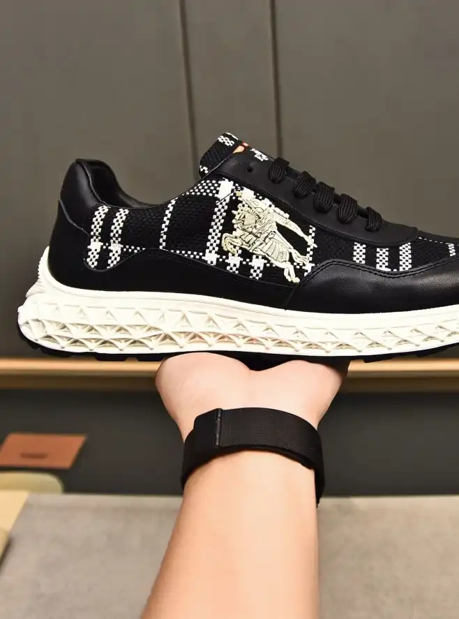 hype Burberry Sneakers