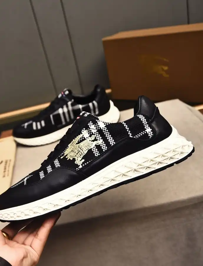 hype Burberry Sneakers