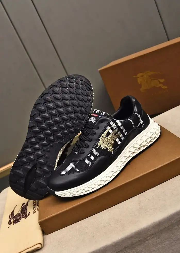 hype Burberry Sneakers