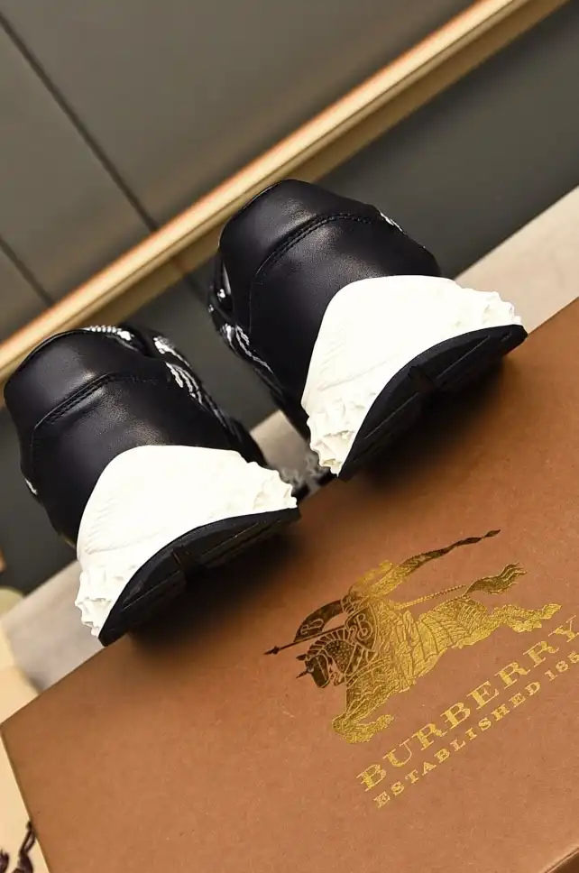 hype Burberry Sneakers