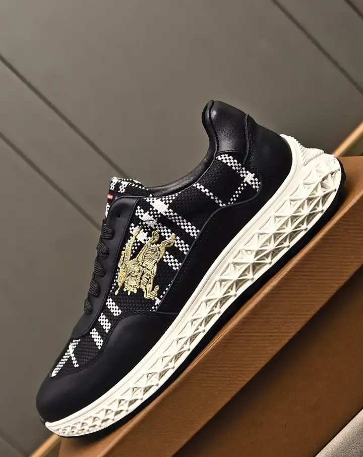 hype Burberry Sneakers