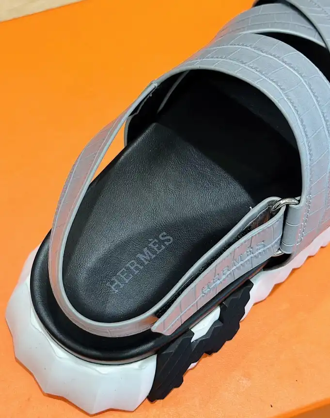 hype Hermes Sandals