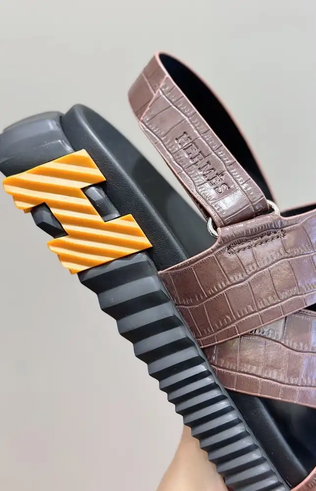 hype Hermes Sandals