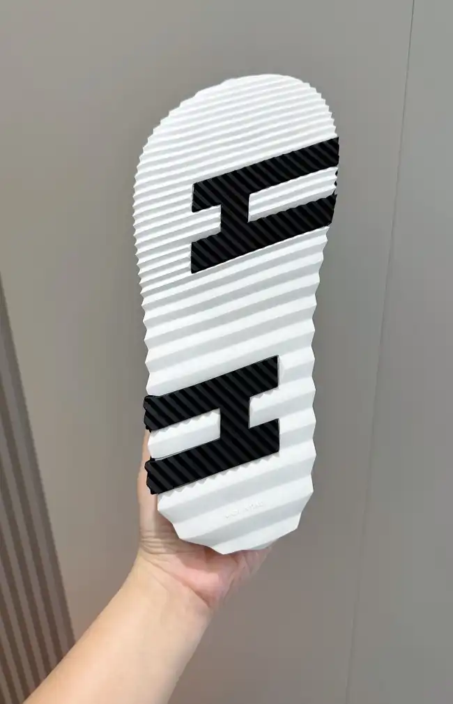 hype Hermes Sandals