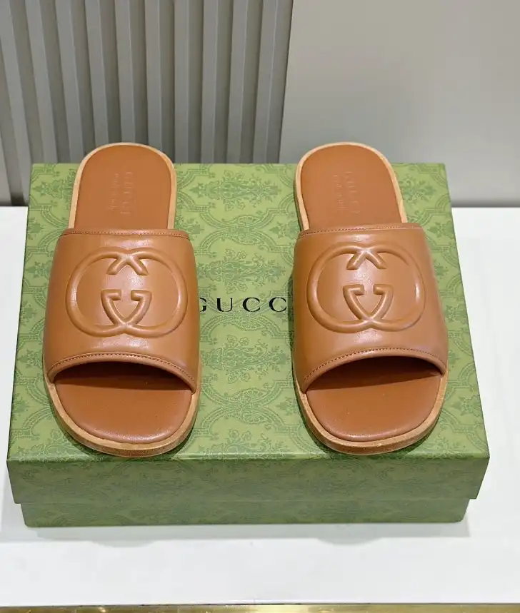 hype Gucci Slippers