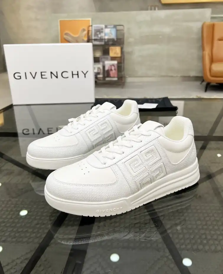 hype Givenchy Sneakers