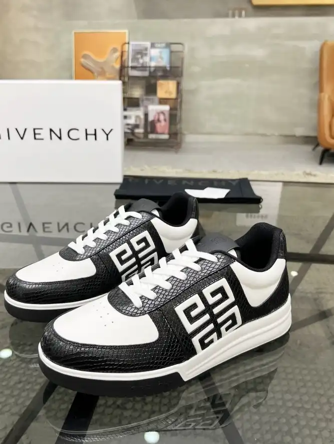 hype Givenchy Sneakers