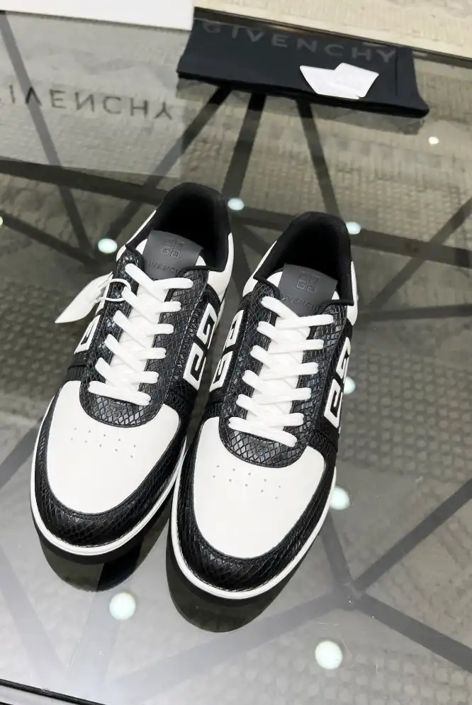 hype Givenchy Sneakers