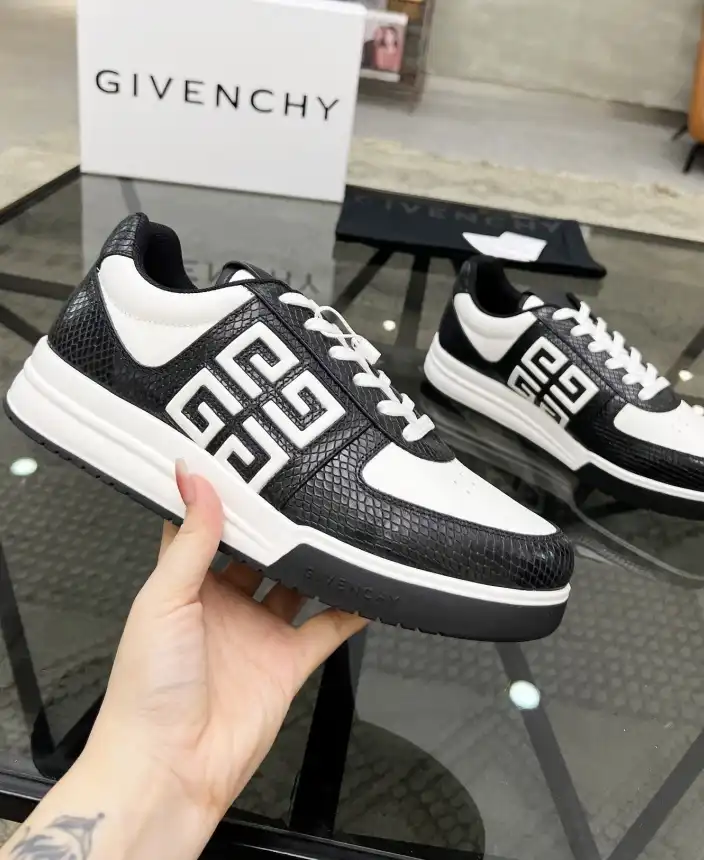 hype Givenchy Sneakers