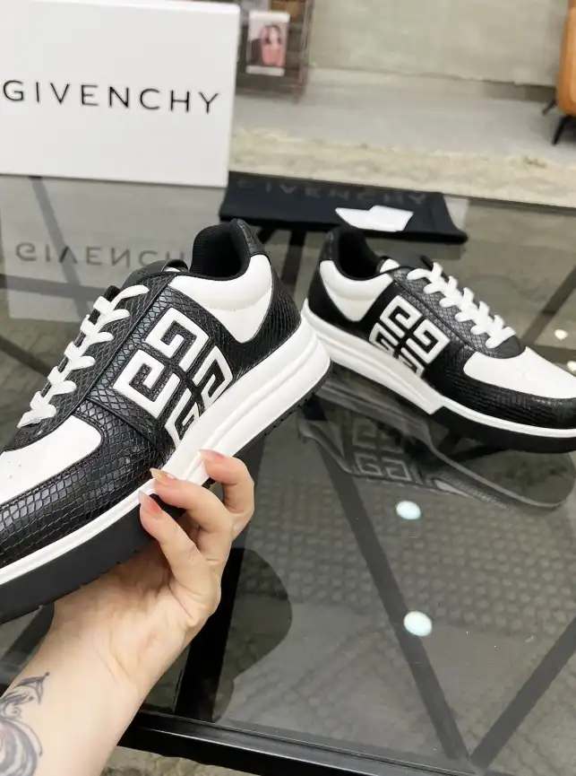 hype Givenchy Sneakers