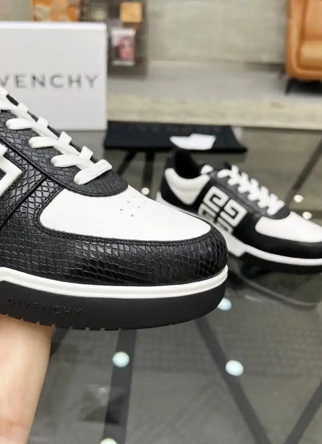 hype Givenchy Sneakers