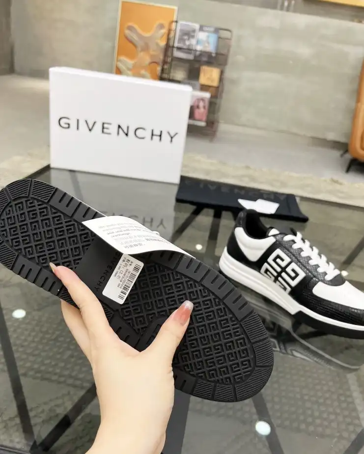 hype Givenchy Sneakers