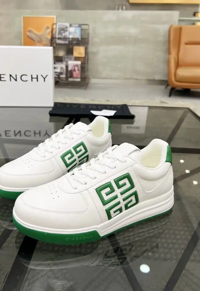 hype Givenchy Sneakers