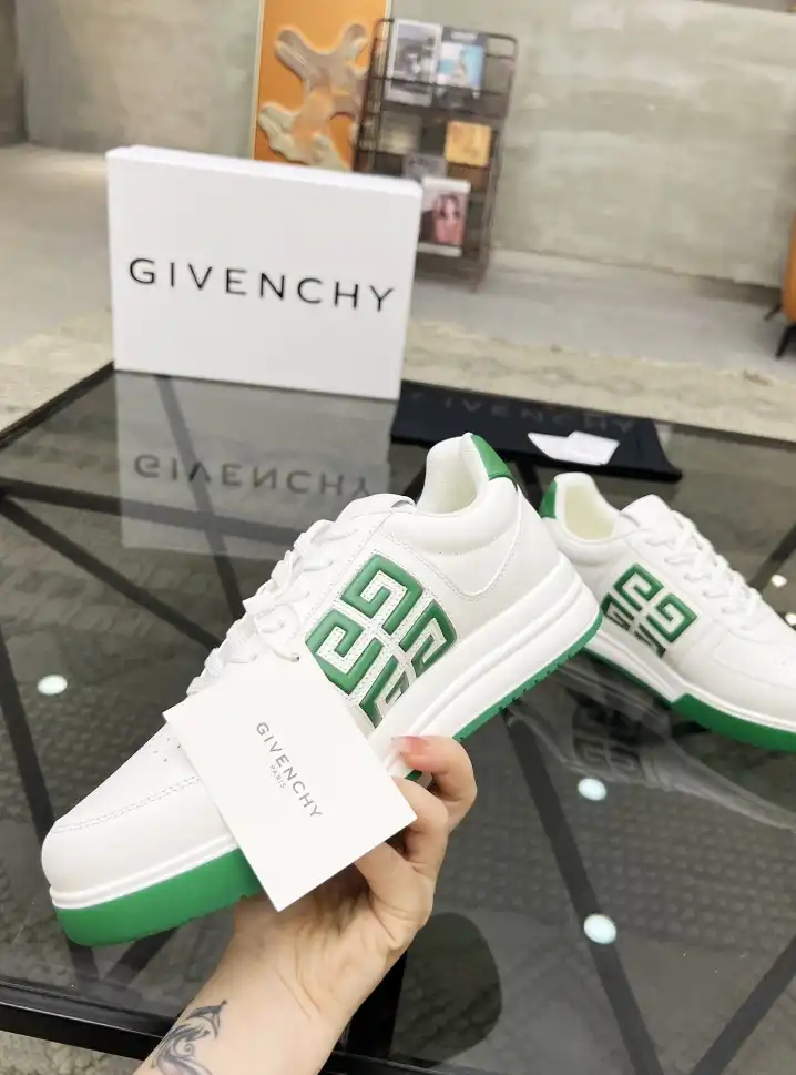 hype Givenchy Sneakers