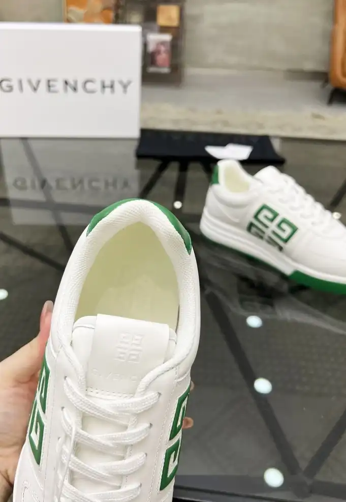 hype Givenchy Sneakers