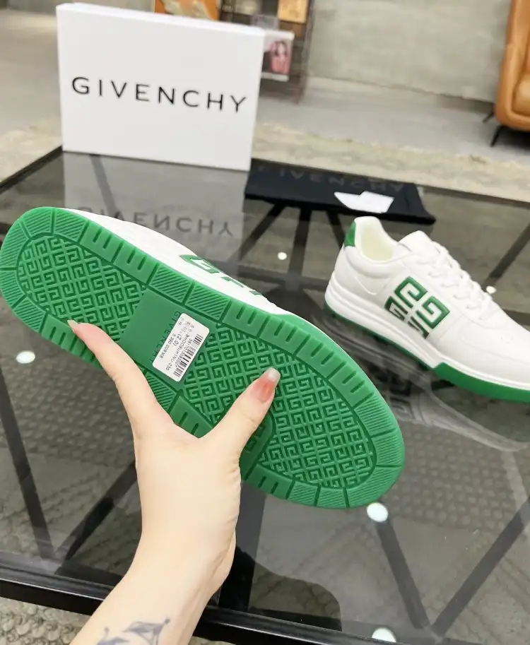 hype Givenchy Sneakers