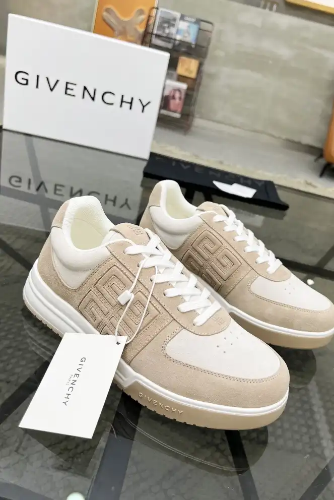 hype Givenchy Sneakers