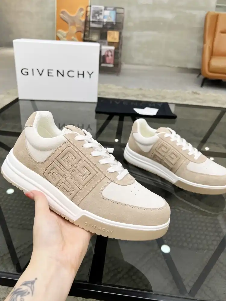 hype Givenchy Sneakers