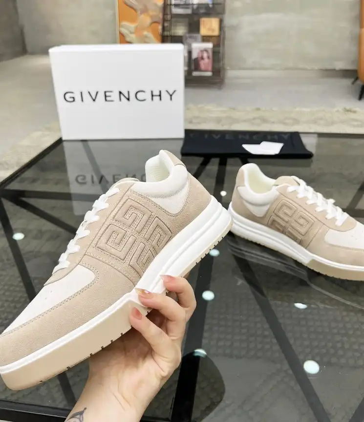 hype Givenchy Sneakers