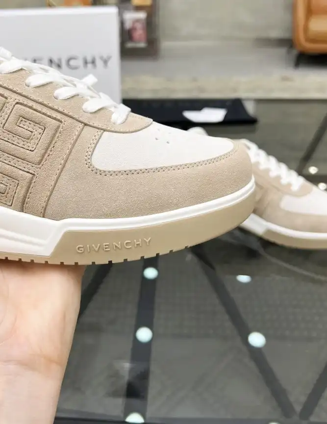 hype Givenchy Sneakers