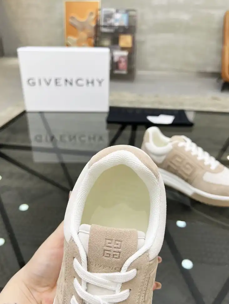 hype Givenchy Sneakers