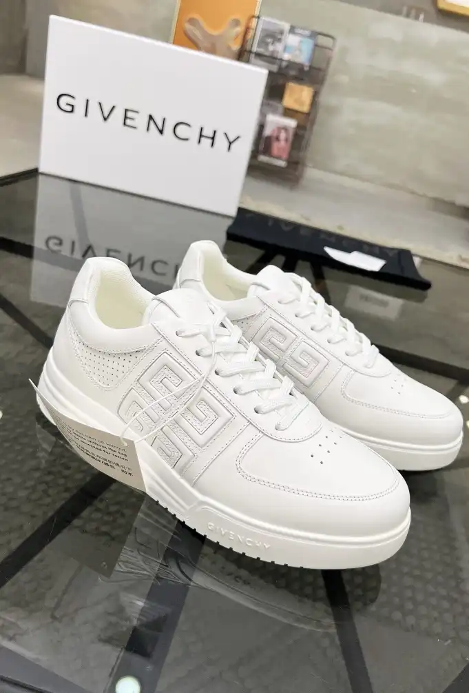 hype Givenchy Sneakers