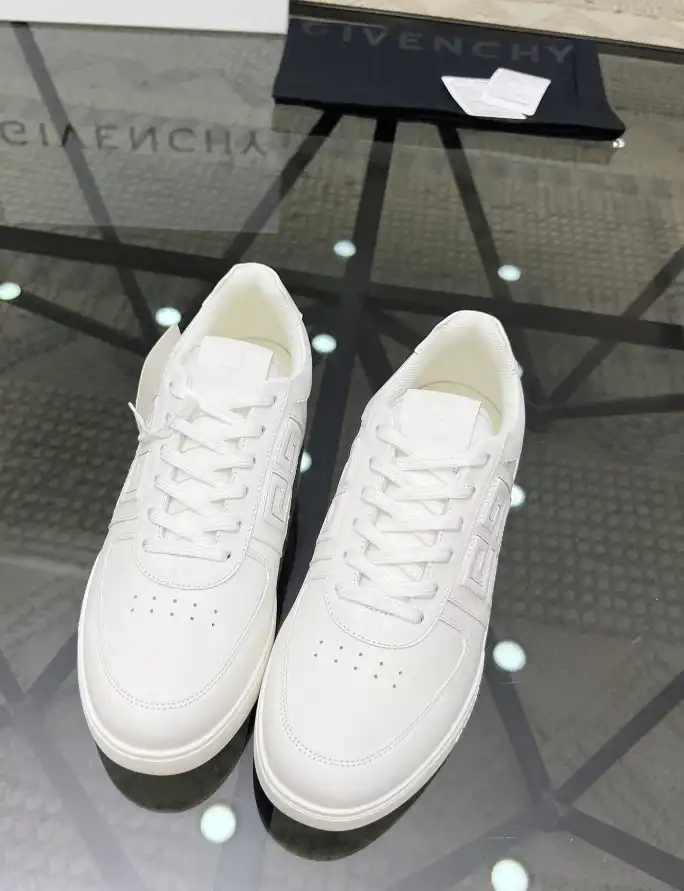 hype Givenchy Sneakers