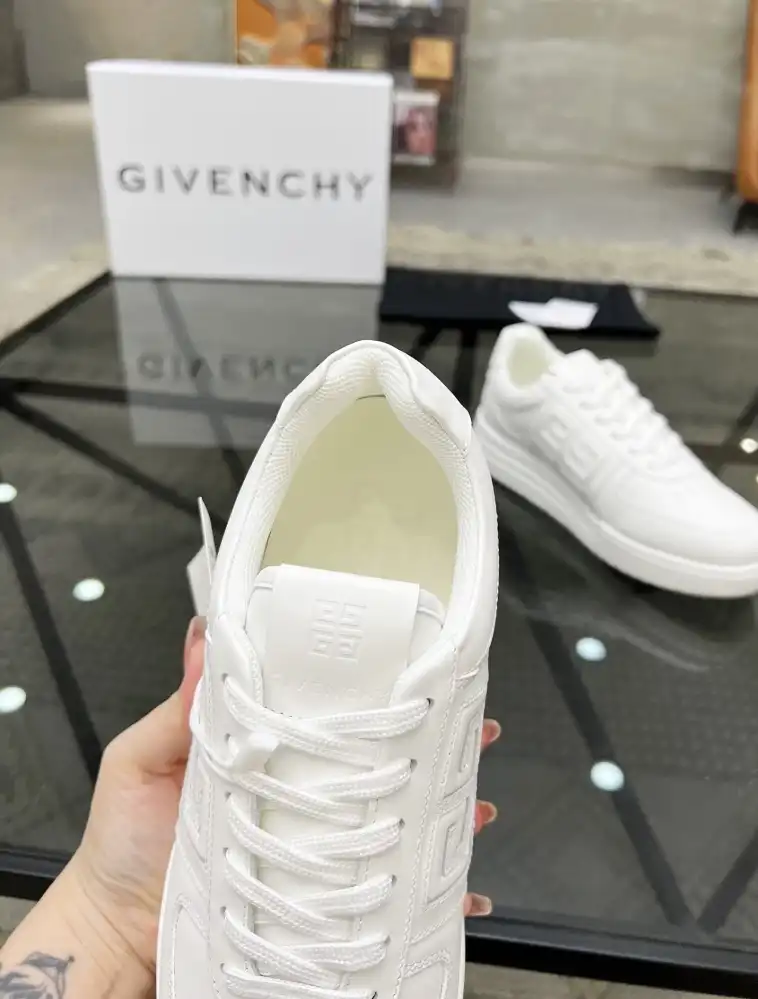 hype Givenchy Sneakers