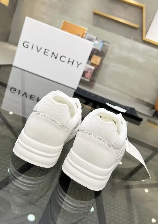 hype Givenchy Sneakers