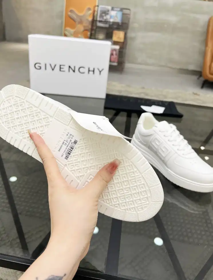 hype Givenchy Sneakers