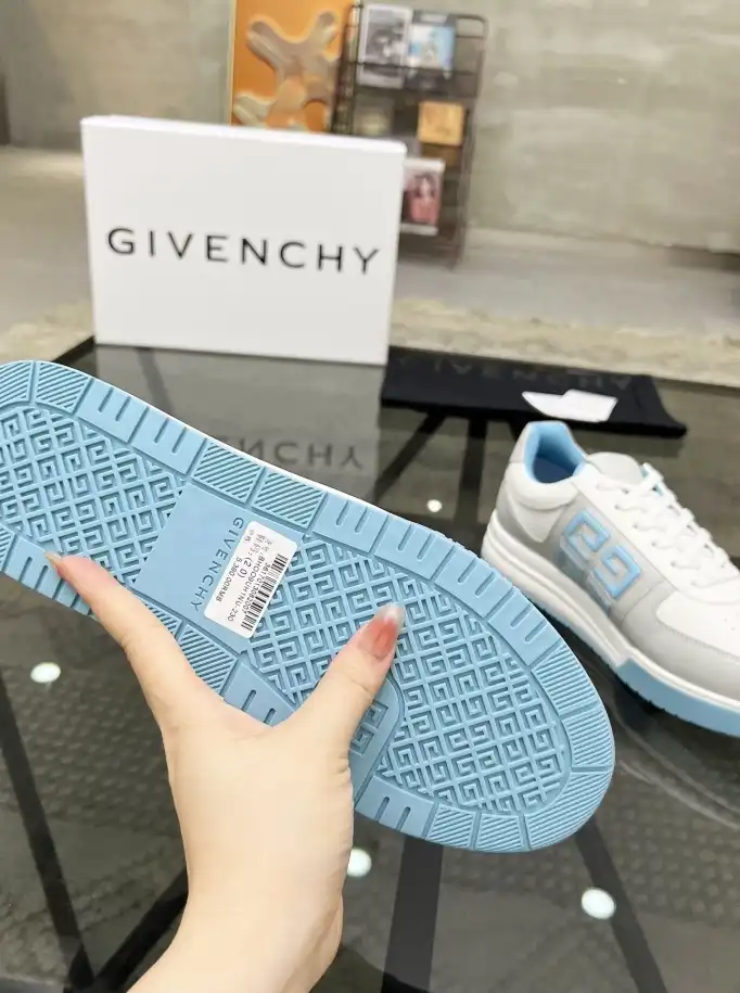 hype Givenchy Sneakers