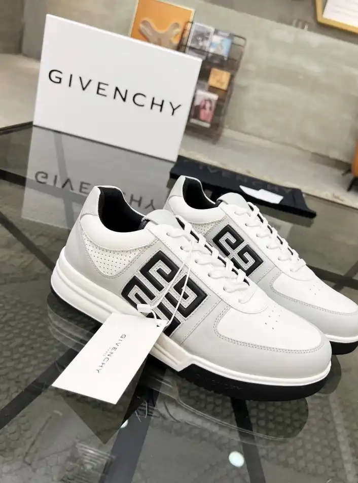 hype Givenchy Sneakers