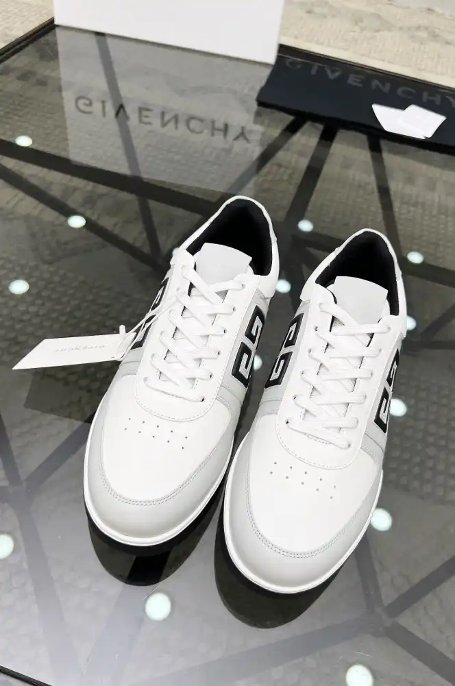 hype Givenchy Sneakers