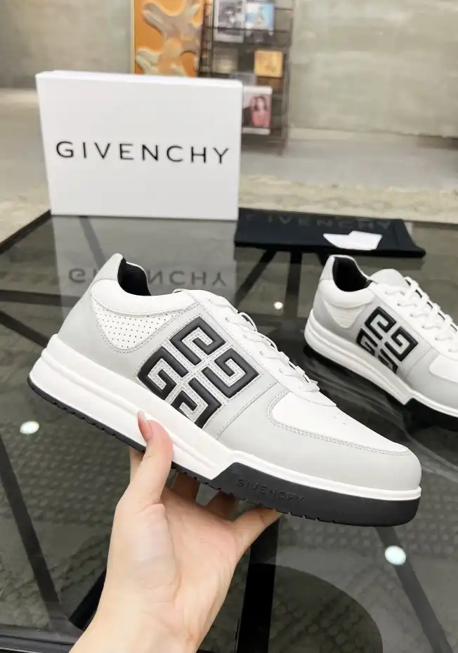 hype Givenchy Sneakers