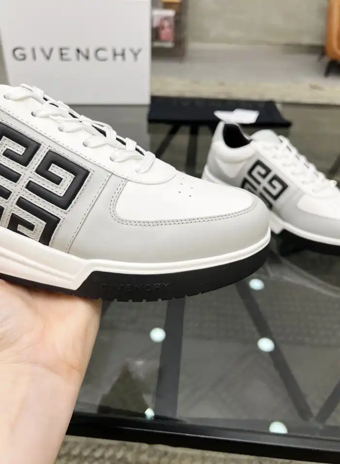 hype Givenchy Sneakers