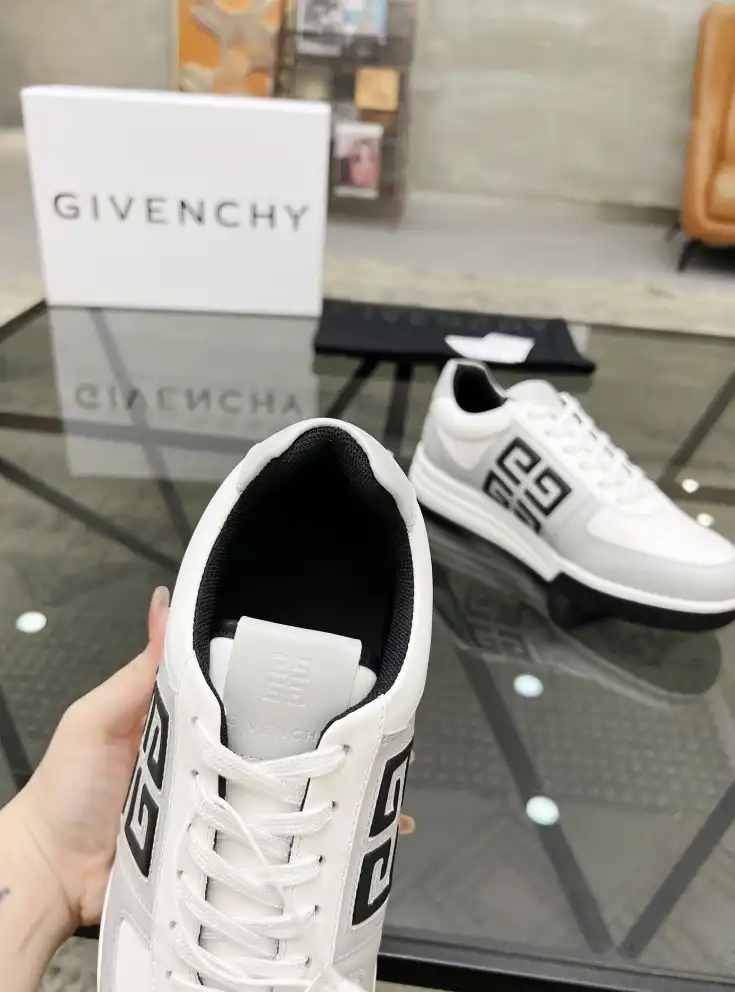 hype Givenchy Sneakers