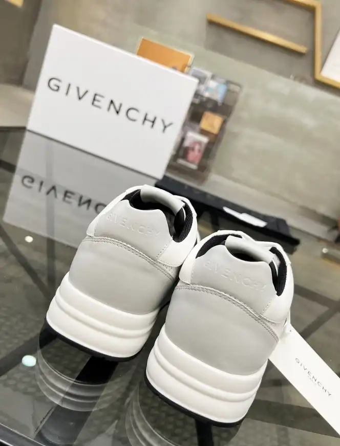 hype Givenchy Sneakers