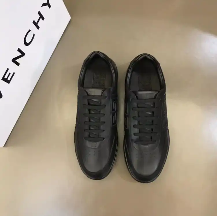 hype Givenchy Sneakers