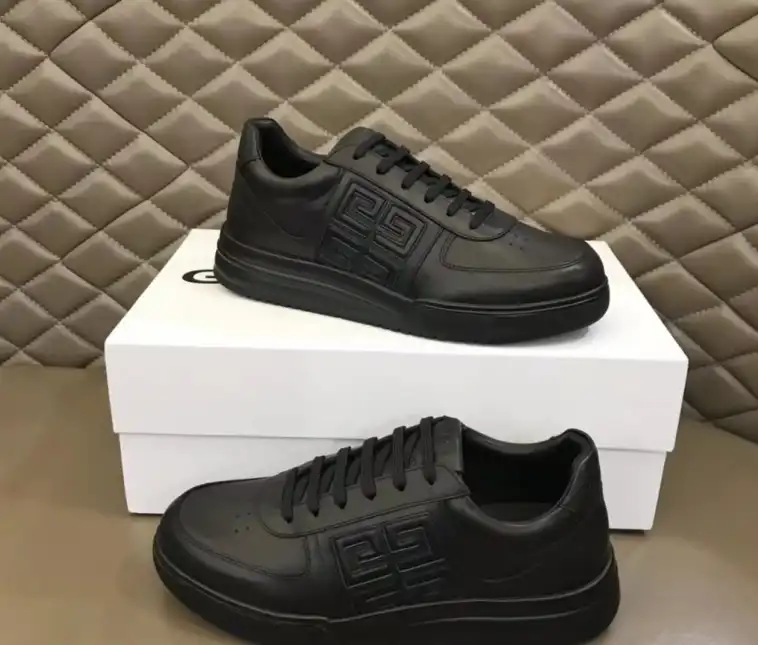 hype Givenchy Sneakers